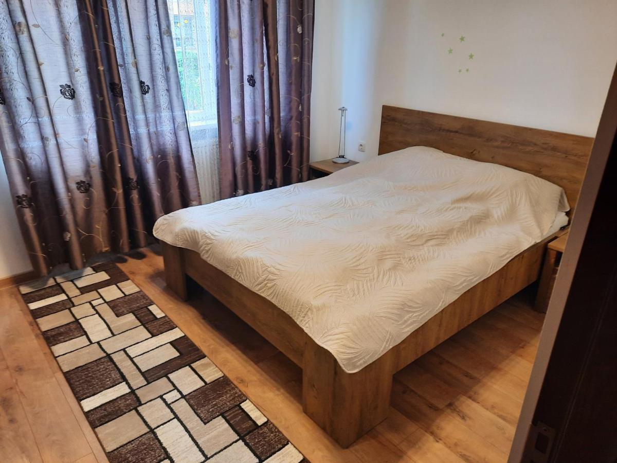 Апартаменты Apartament Zona Centrala Хунедоара Экстерьер фото