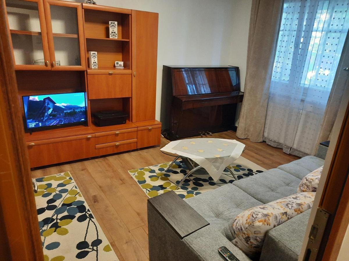 Апартаменты Apartament Zona Centrala Хунедоара Экстерьер фото